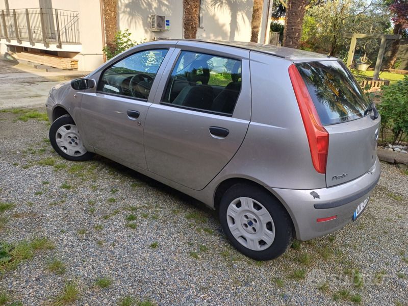 Usata Fiat Punto 60 CV (44 kW) 2003 Grigio Utilitaria