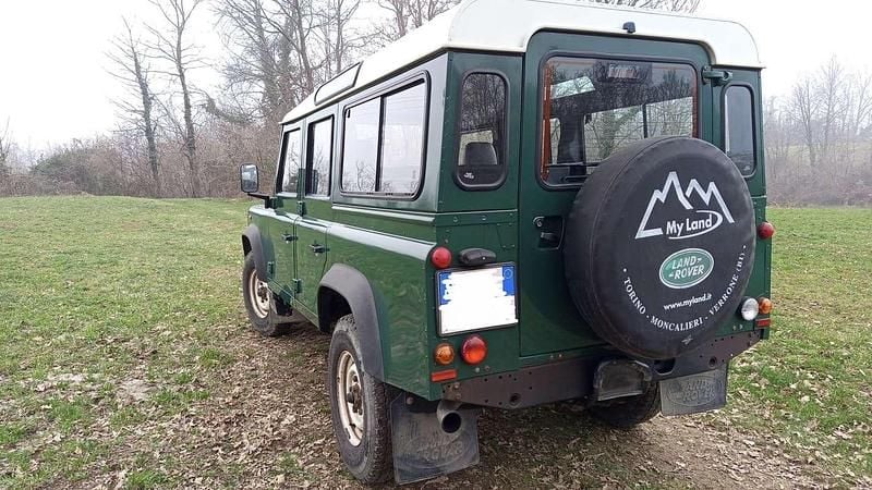 Usata Land Rover Defender SE 122 CV (89 kW) 2005 Verde Station wagon