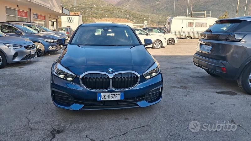 Usata BMW 118 Advantage 150 CV (110 kW) 2022 Blu/azzurro Utilitaria