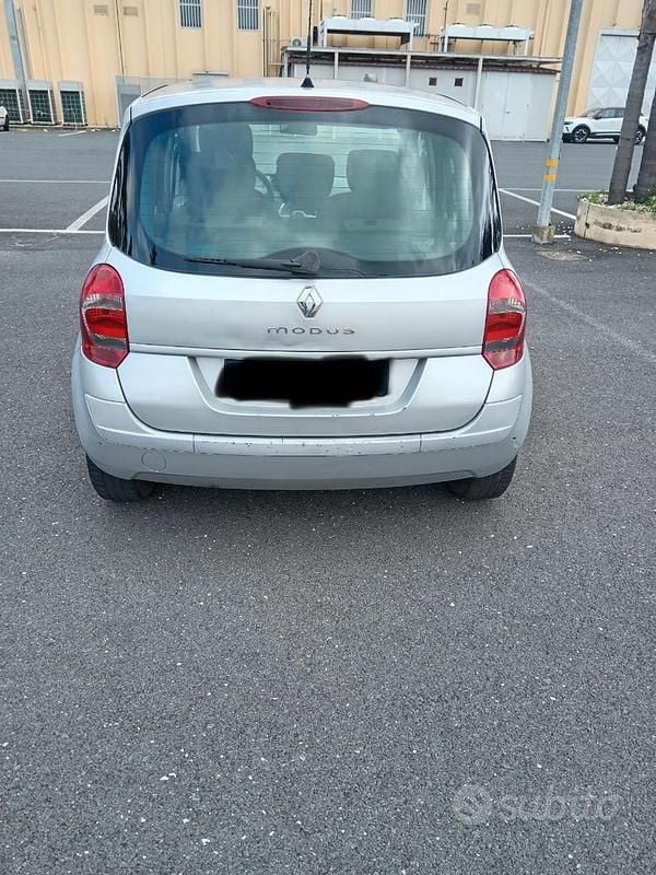 Usata Renault Modus 90 CV (66 kW) 2008 Grigio Monovolume