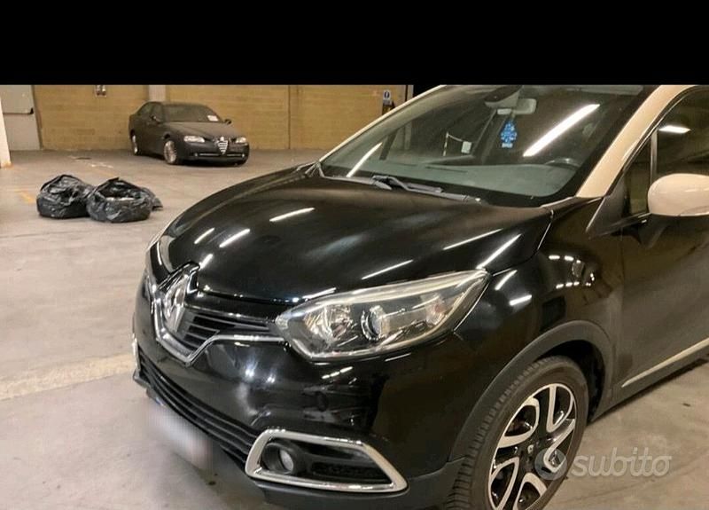 Usata Renault Captur 90 CV (66 kW) 2014 Nero SUV