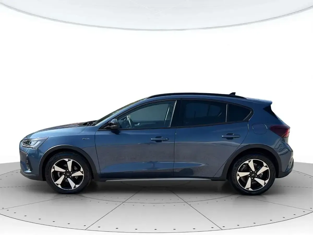 Usata Ford Focus Active 125 CV (91 kW) 2023 Blu SUV