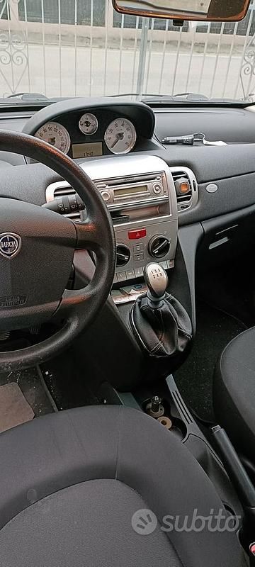 Usata Lancia Ypsilon 69 CV (50 kW) 2012 Bianco Utilitaria