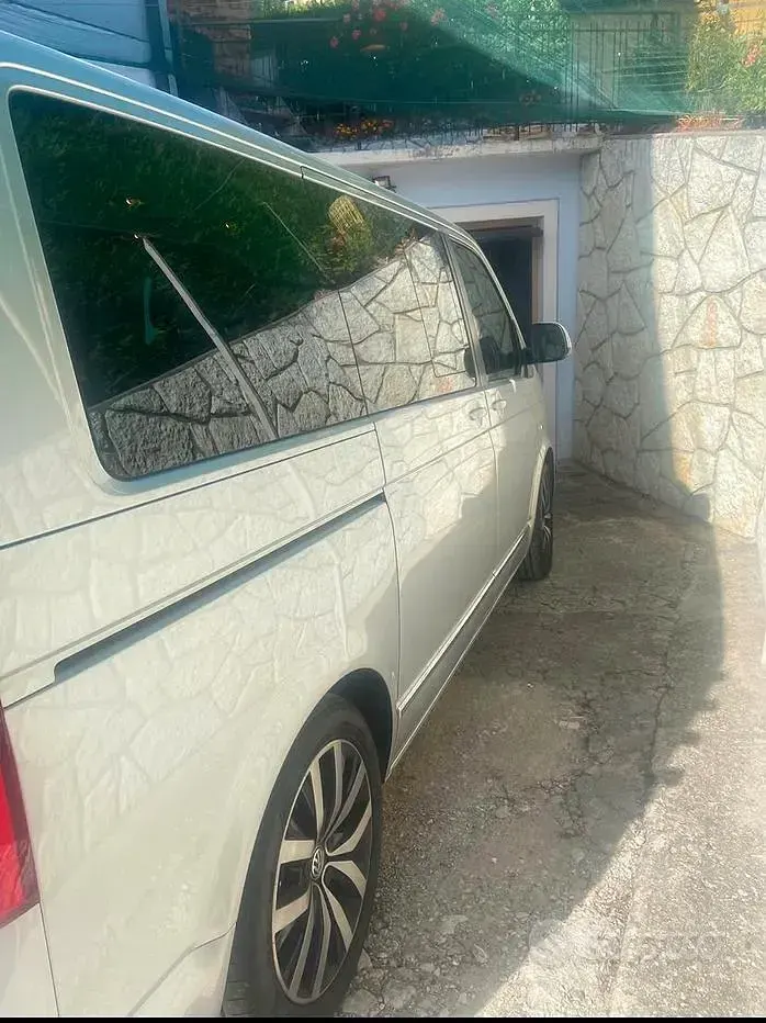 Usata VW Multivan Highline 180 CV (132 kW) 2015 Grigio Monovolume