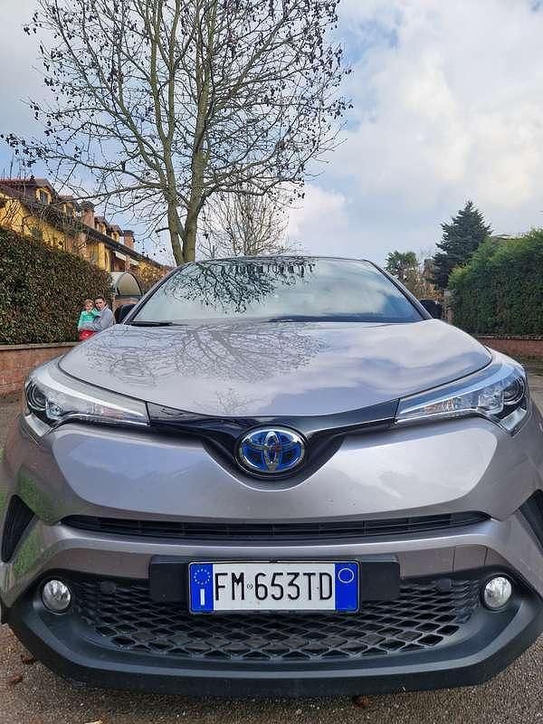 Usata Toyota C-HR Trend 98 CV (72 kW) 2018 Argento SUV