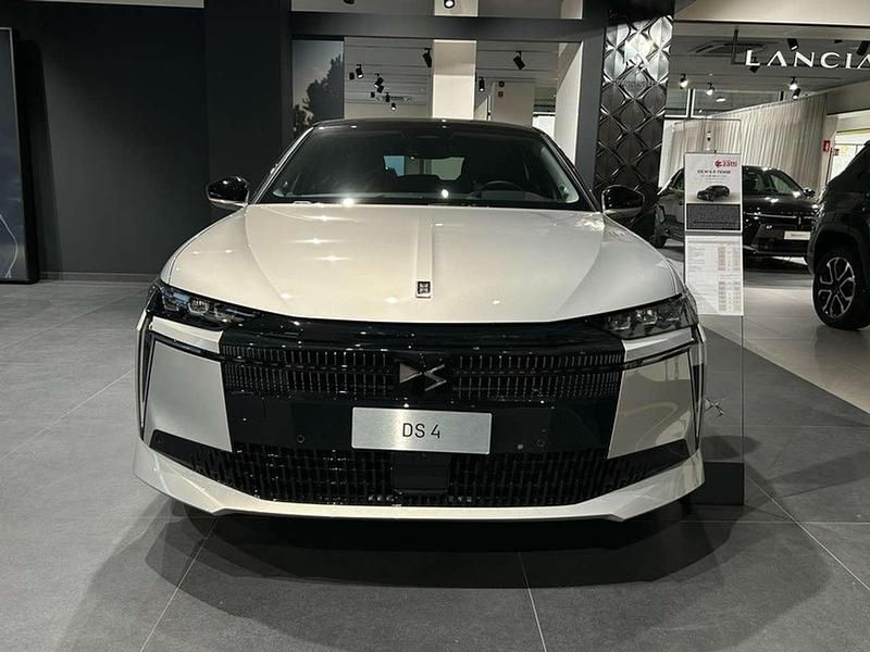 Nuova DS Automobiles DS4 156 kW (213 CV) 2026 Grigio cristallo Berlina