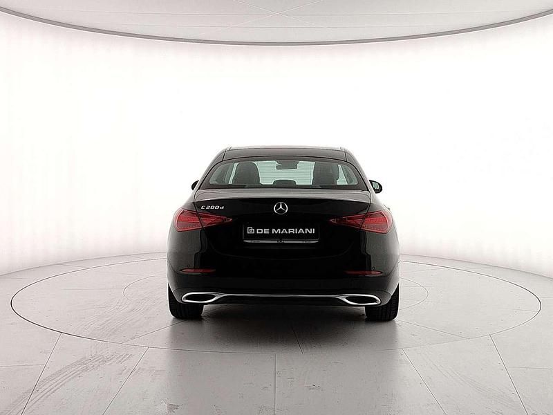Usata Mercedes C200 163 CV (119 kW) 2023 Nero Berlina