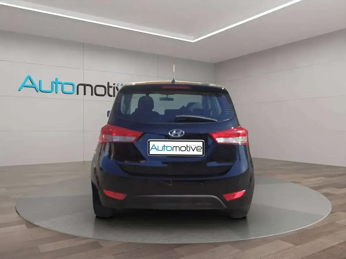 Usata Hyundai ix20 Xpossible 90 CV (66 kW) 2015 Nero Utilitaria