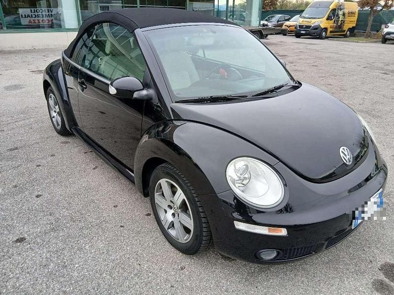Usata VW New Beetle 105 CV (77 kW) 2005 Nero Utilitaria