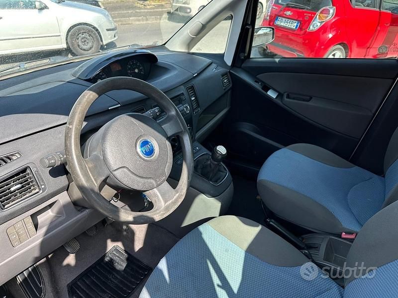 Usata Fiat Idea Active 69 CV (50 kW) 2005 Grigio Monovolume