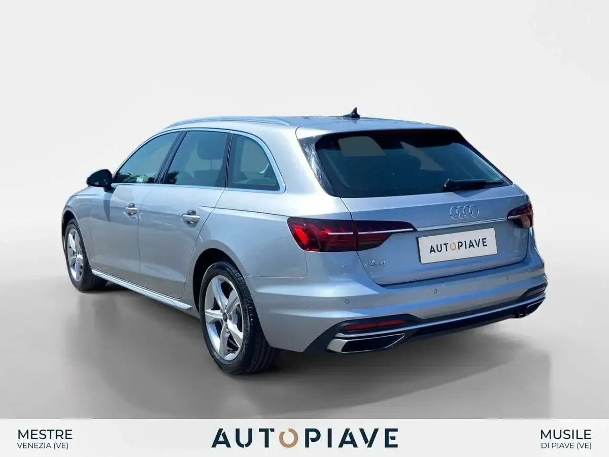 Usata Audi A4 Ambiente 163 CV (119 kW) 2024 Argento Station wagon