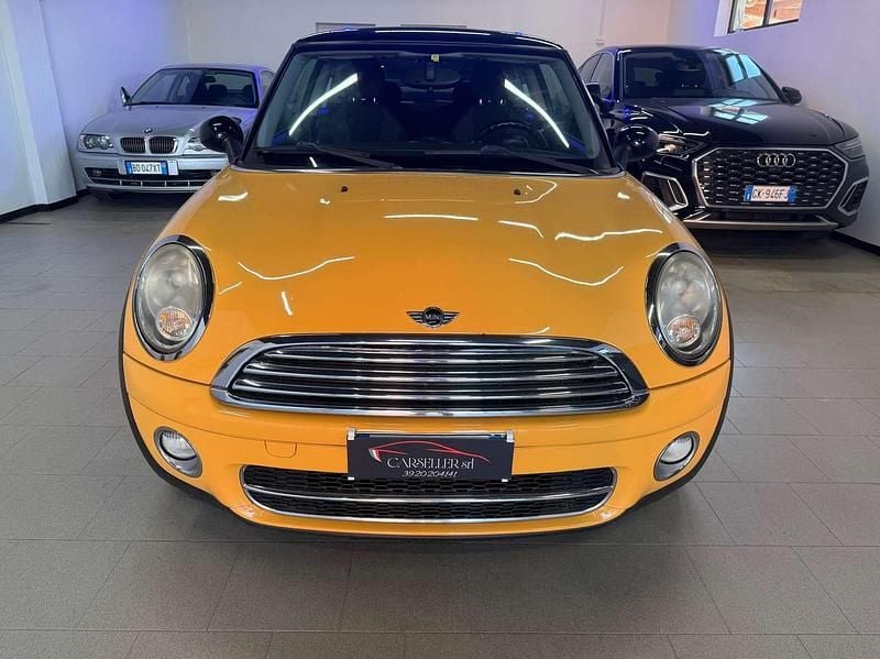 Usata Mini Cooper D 109 CV (80 kW) 2009 Giallo Utilitaria