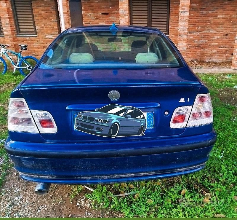 Usata BMW 320 Efficient Dynamics 150 CV (110 kW) 2001 Blu Berlina