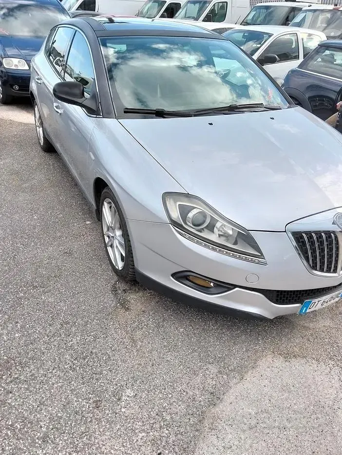 Usata Lancia Delta 120 CV (88 kW) 2009 Grigio Utilitaria