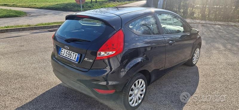 Usata Ford Fiesta 71 CV (52 kW) 2011 Utilitaria