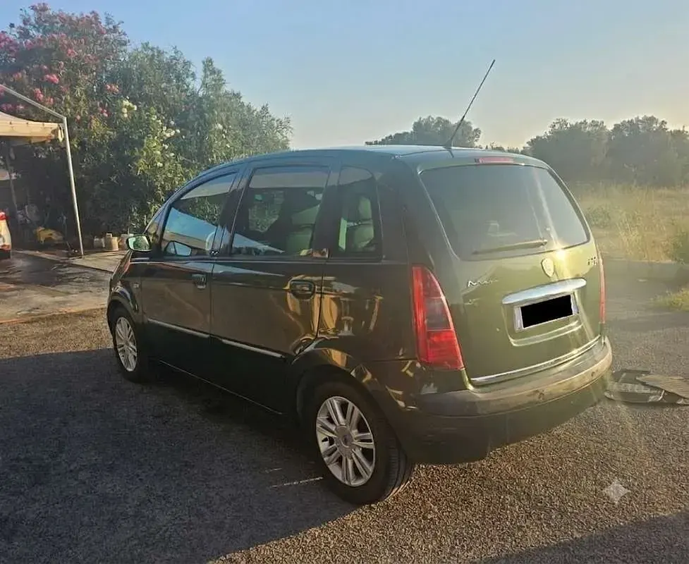Usata Lancia Musa 69 CV (50 kW) 2005 Monovolume