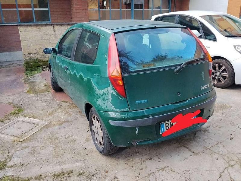 Usata Fiat Punto 60 CV (44 kW) 2000 Verde Utilitaria