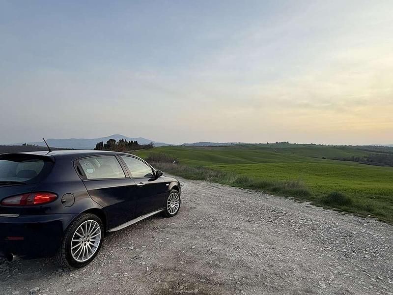 Usata Alfa Romeo 147 120 CV (88 kW) 2008 Blu Utilitaria