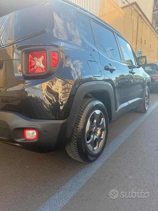 Usata Jeep Renegade Longitude 120 CV (88 kW) 2016 Nero SUV