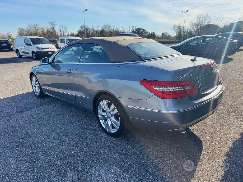 Usata Mercedes E250 204 CV (150 kW) 2013 Grigio Cabrio