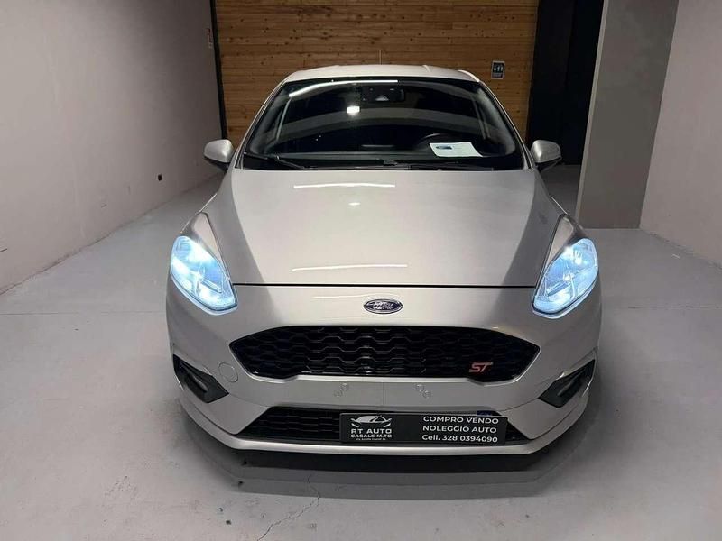 Usata Ford Fiesta Vignale 125 CV (91 kW) 2018 Argento Berlina