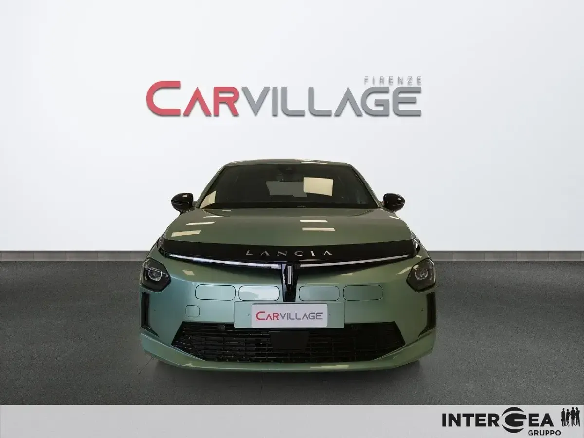 Nuova Lancia Ypsilon 114 kW (156 CV) 2025 Vernice verde giada Utilitaria
