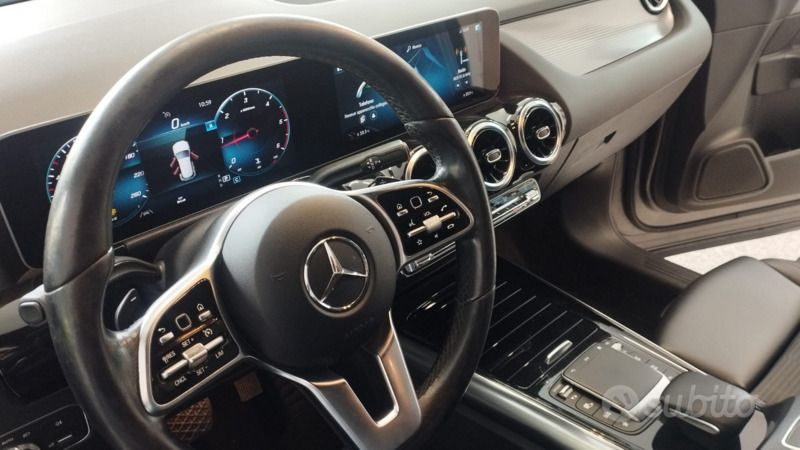 Usata Mercedes GLA200 Executive 163 CV (119 kW) 2020 Grigio SUV