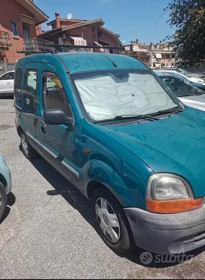 Usata Renault Kangoo 75 CV (55 kW) 2002 Monovolume