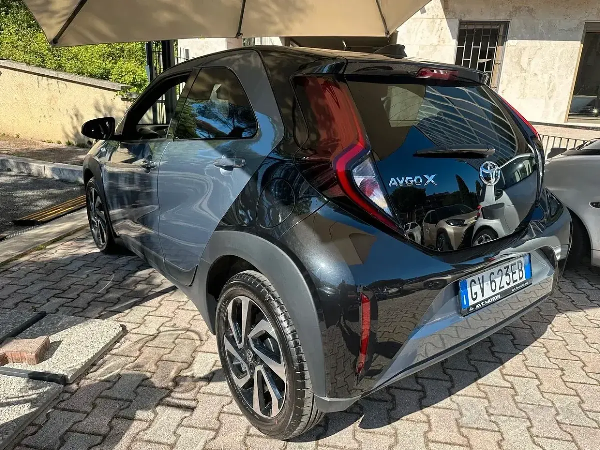 Usata Toyota Aygo X Trend 72 CV (52 kW) 2024 Blu SUV
