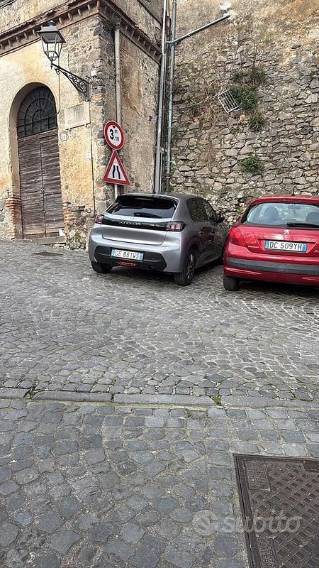 Usata Peugeot 208 Active 75 CV (55 kW) 2020 Utilitaria