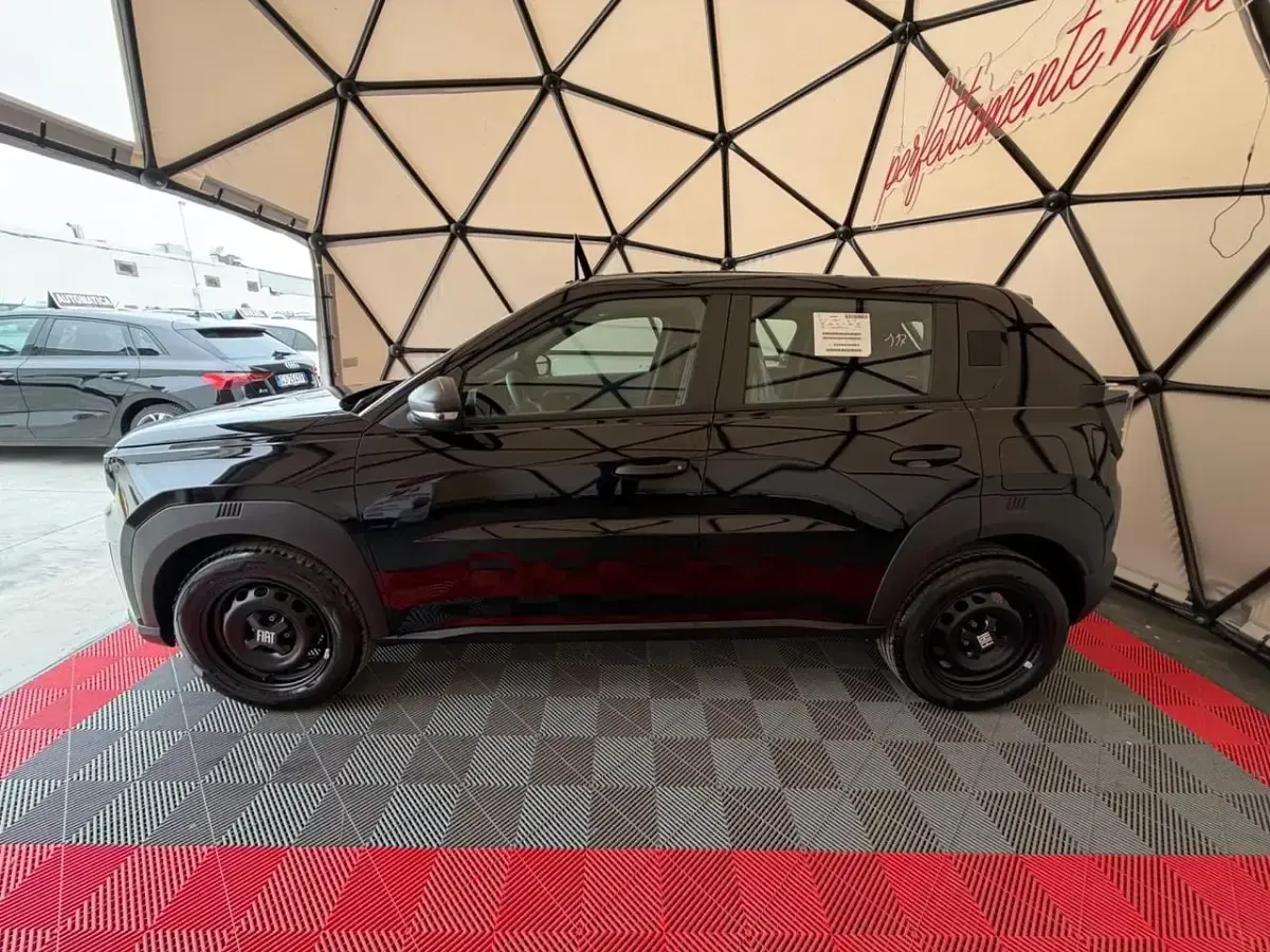 Nuova Fiat Grande Panda Pop 100 CV (73 kW) 2026 Nero Utilitaria