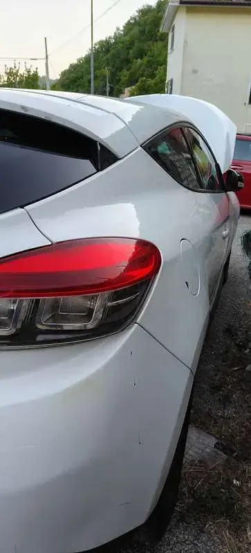 Usata Renault Mégane Coupé 131 CV (96 kW) 2011 Bianco Coupé