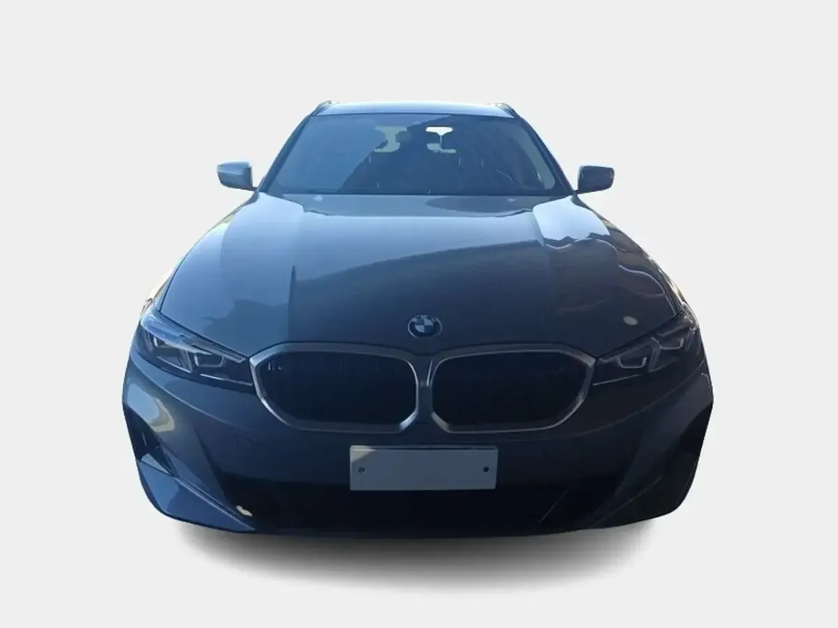 Usata BMW 318 Advantage 150 CV (110 kW) 2023 Grigio Station wagon