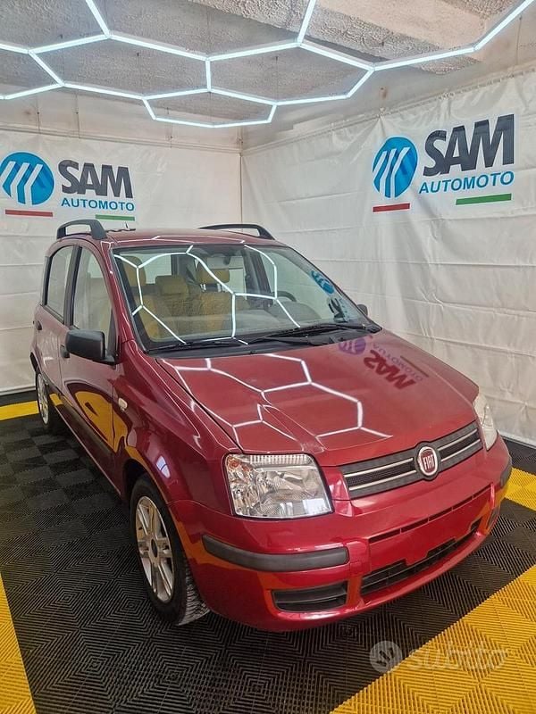 Usata Fiat Panda Dynamic 60 CV (44 kW) 2004 Rosso Utilitaria