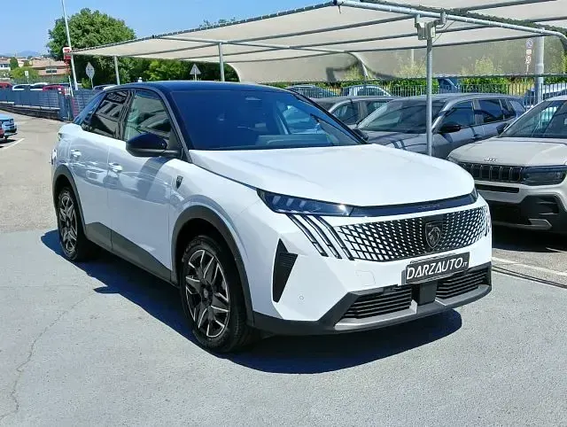 Usata Peugeot 3008 GT 136 CV (100 kW) 2025 Bianco okenite pastello SUV