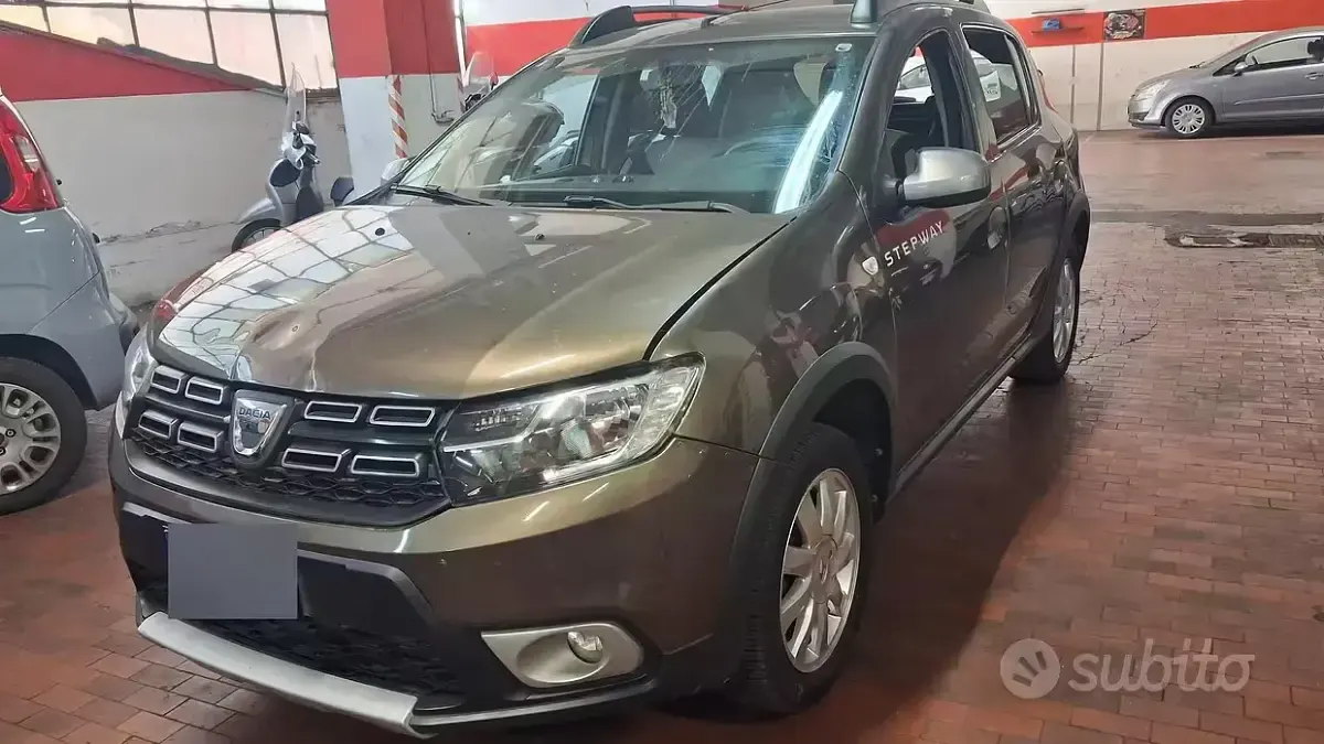 Usata Dacia Sandero Stepway 90 CV (66 kW) 2019 Marrone Berlina