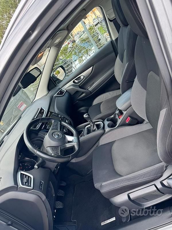 Usata Nissan Qashqai N-Connecta 116 CV (85 kW) 2019 Grigio SUV