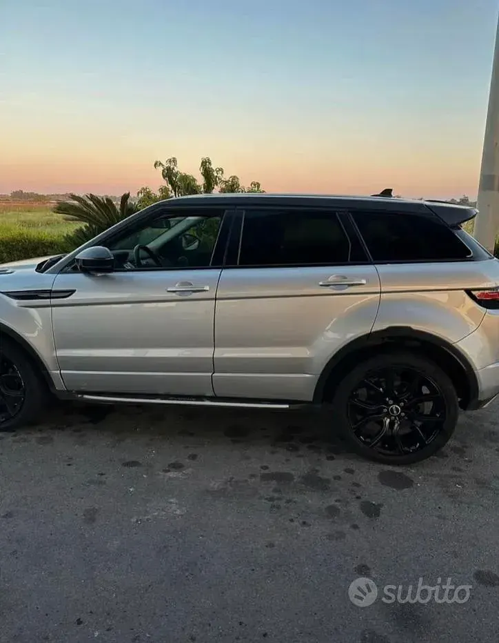 Usata Land Rover Range Rover evoque 179 CV (131 kW) 2016 Grigio SUV