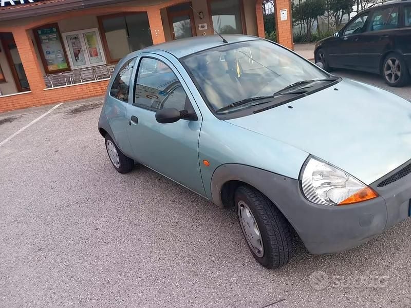 Usata Ford Ka 60 CV (44 kW) 2000 Blu Utilitaria