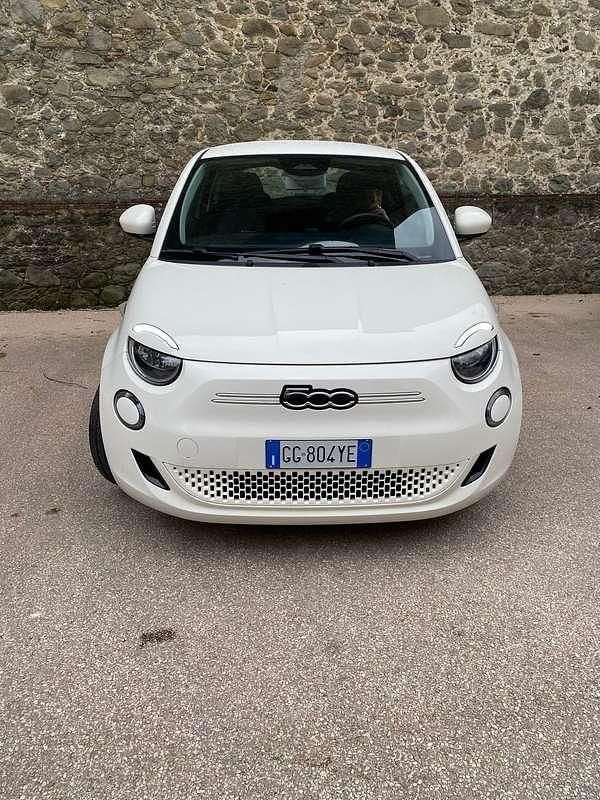 Usata Fiat 500e Icon 42 kW (58 CV) 2021 Bianco Utilitaria