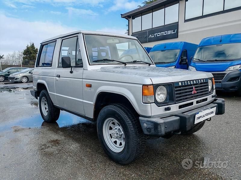 Usata Mitsubishi Pajero Top 84 CV (61 kW) 1989 Grigio SUV