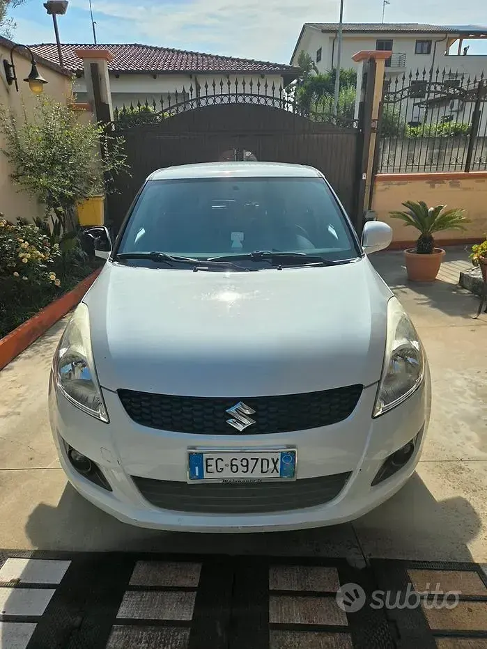 Usata Suzuki Swift 75 CV (55 kW) 2011 Bianco Utilitaria