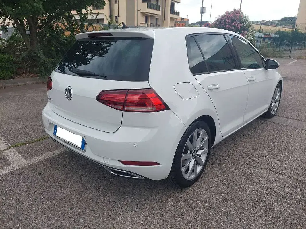 Usata VW Golf VII Highline 116 CV (85 kW) 2018 Bianco Berlina