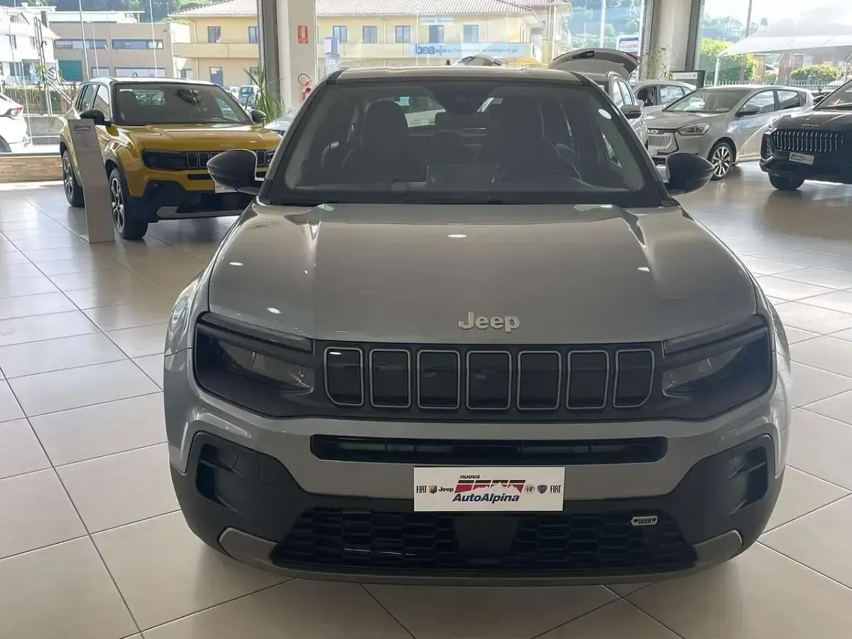 Nuova Jeep Avenger Longitude 99 CV (72 kW) 2025 Grigio SUV