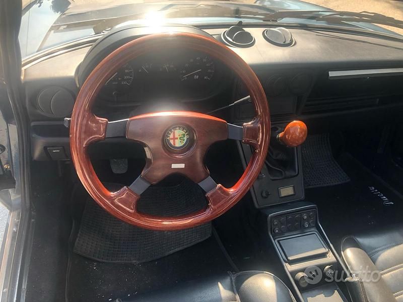 Usata Alfa Romeo Spider 101 CV (74 kW) 1987 Verde Cabrio