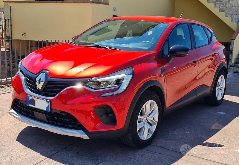 Usata Renault Captur Equilibre 94 CV (69 kW) 2023 Rosso SUV