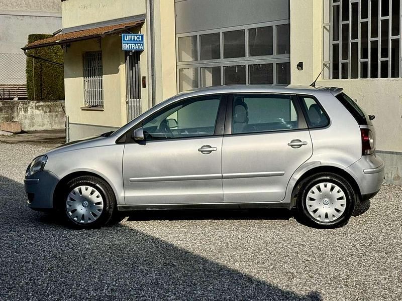 Usata VW Polo Trendline 64 CV (47 kW) 2007 Argento Utilitaria