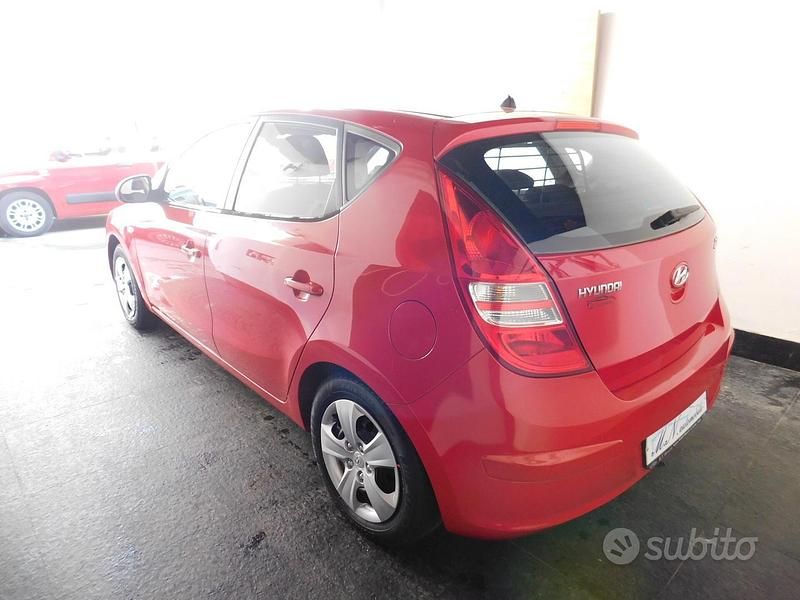 Usata Hyundai i30 Active 109 CV (80 kW) 2009 Rosso Berlina