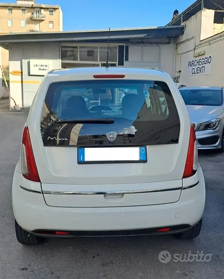 Usata Lancia Musa 95 CV (69 kW) 2011 Bianco Monovolume