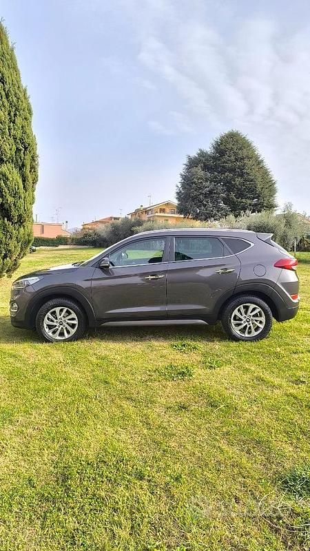 Usata Hyundai Tucson 116 CV (85 kW) 2017 Grigio SUV
